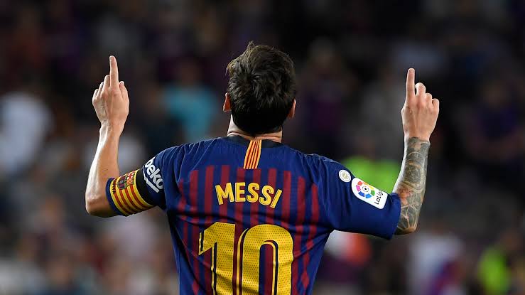 Lionel Messi Must Stay At Barcelona – Ronaldinho